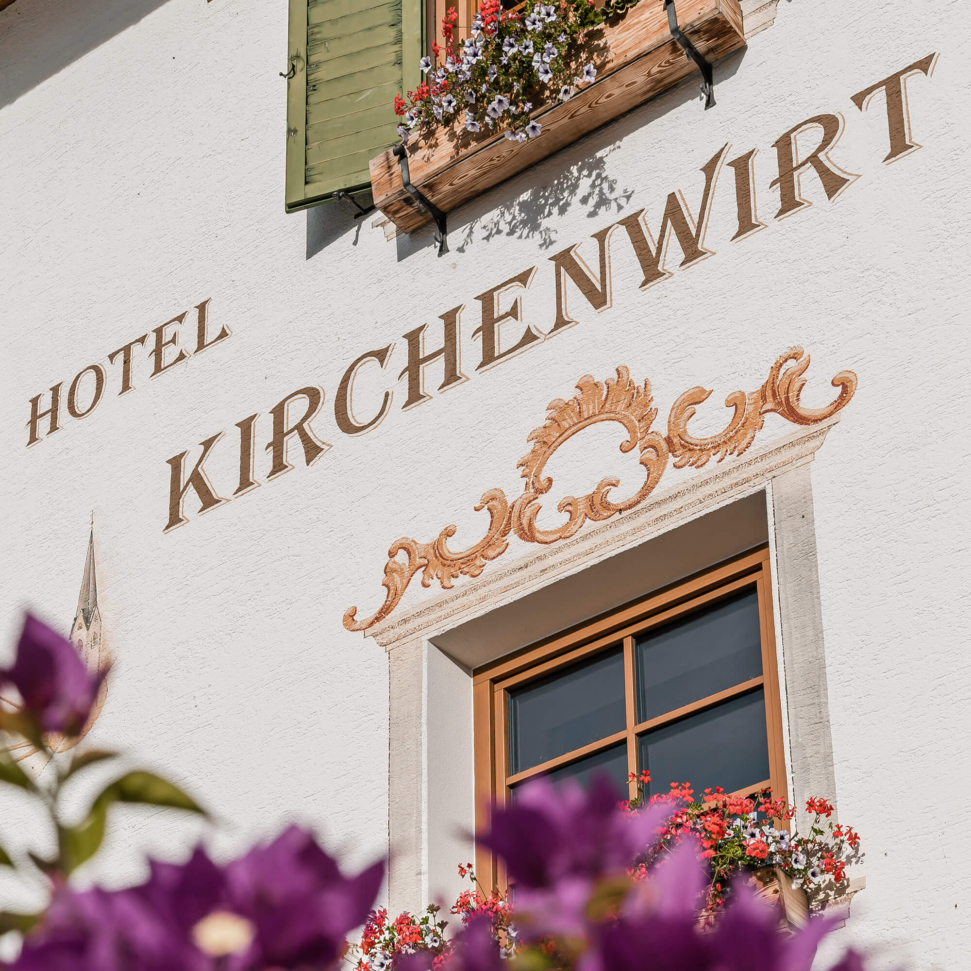 Fassade Blumen Kirchenwirt