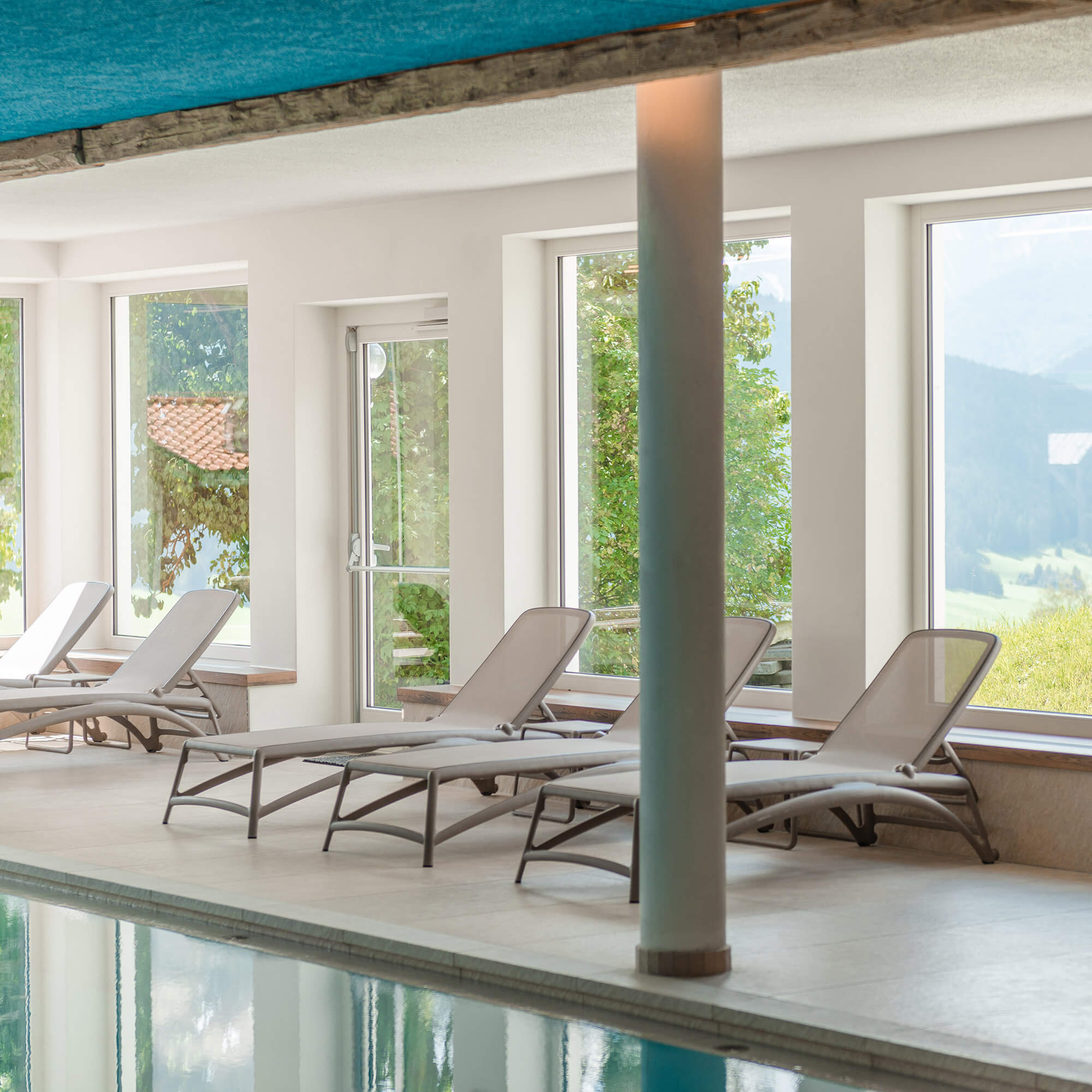 Relaxen - Liegen Schwimmbad